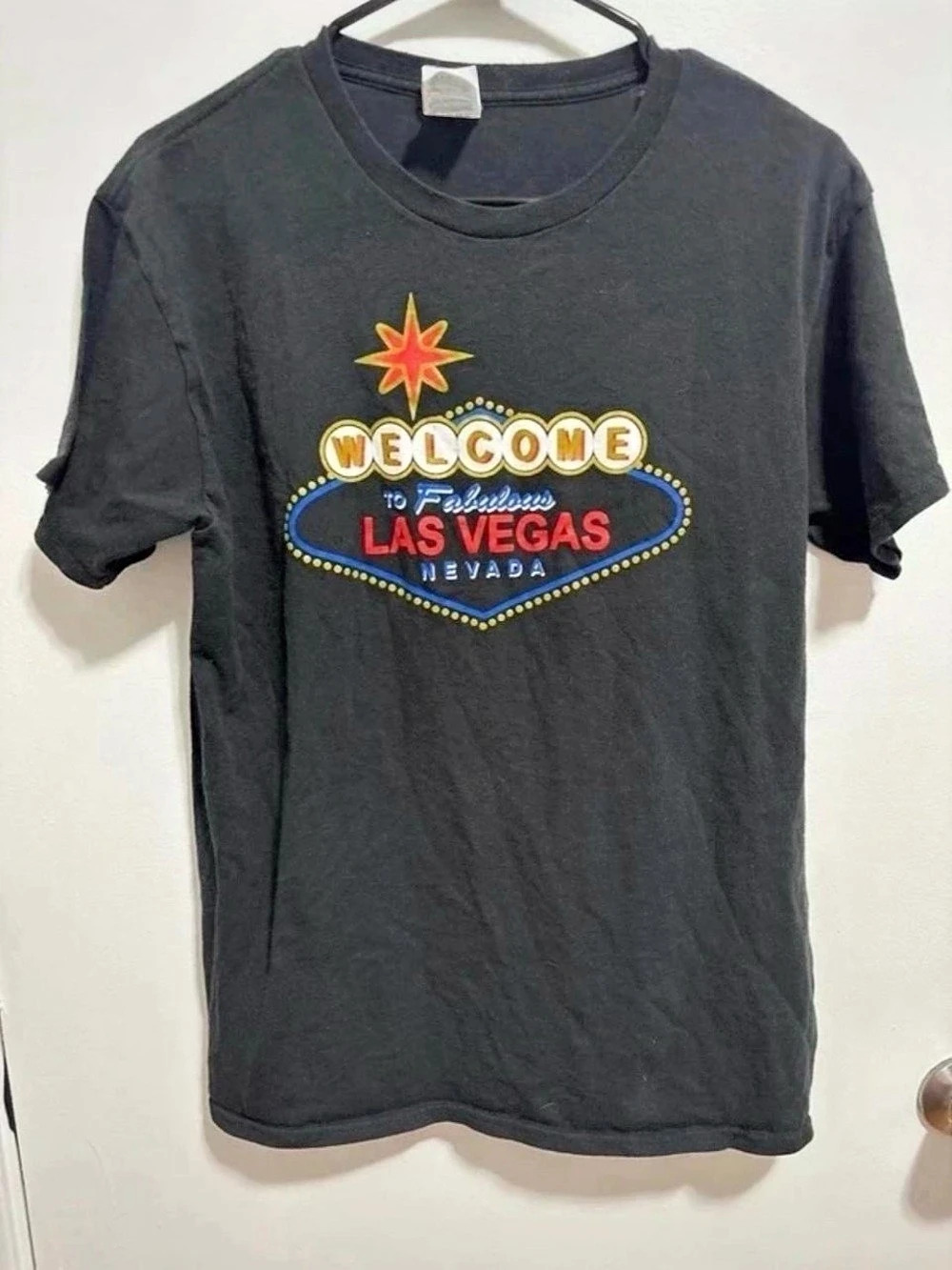 Delta Apparel Welcome to Fabulous Las Vegas Graphic T-Shirt Black & Red Medium